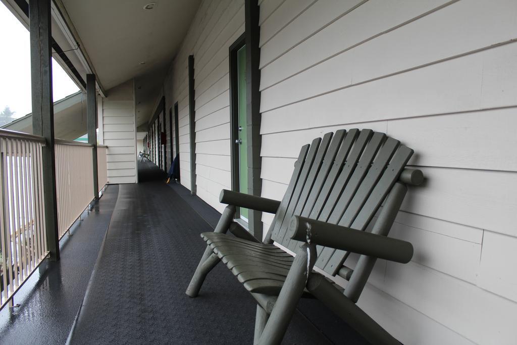 Pacific Rim Motel Юклулет Экстерьер фото